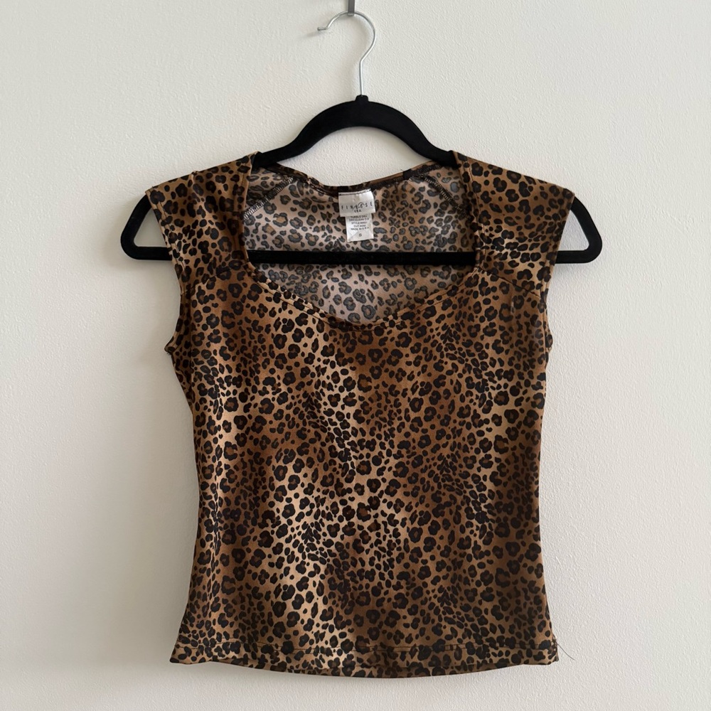 Vintage Finesse Leopard Low-Cut Top